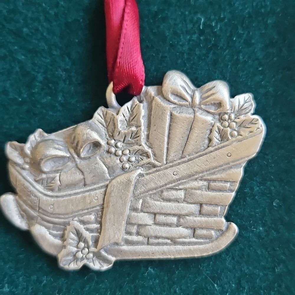 Longaberger 1994 Commemoarative Christmas Basket Ornament Collection In Box